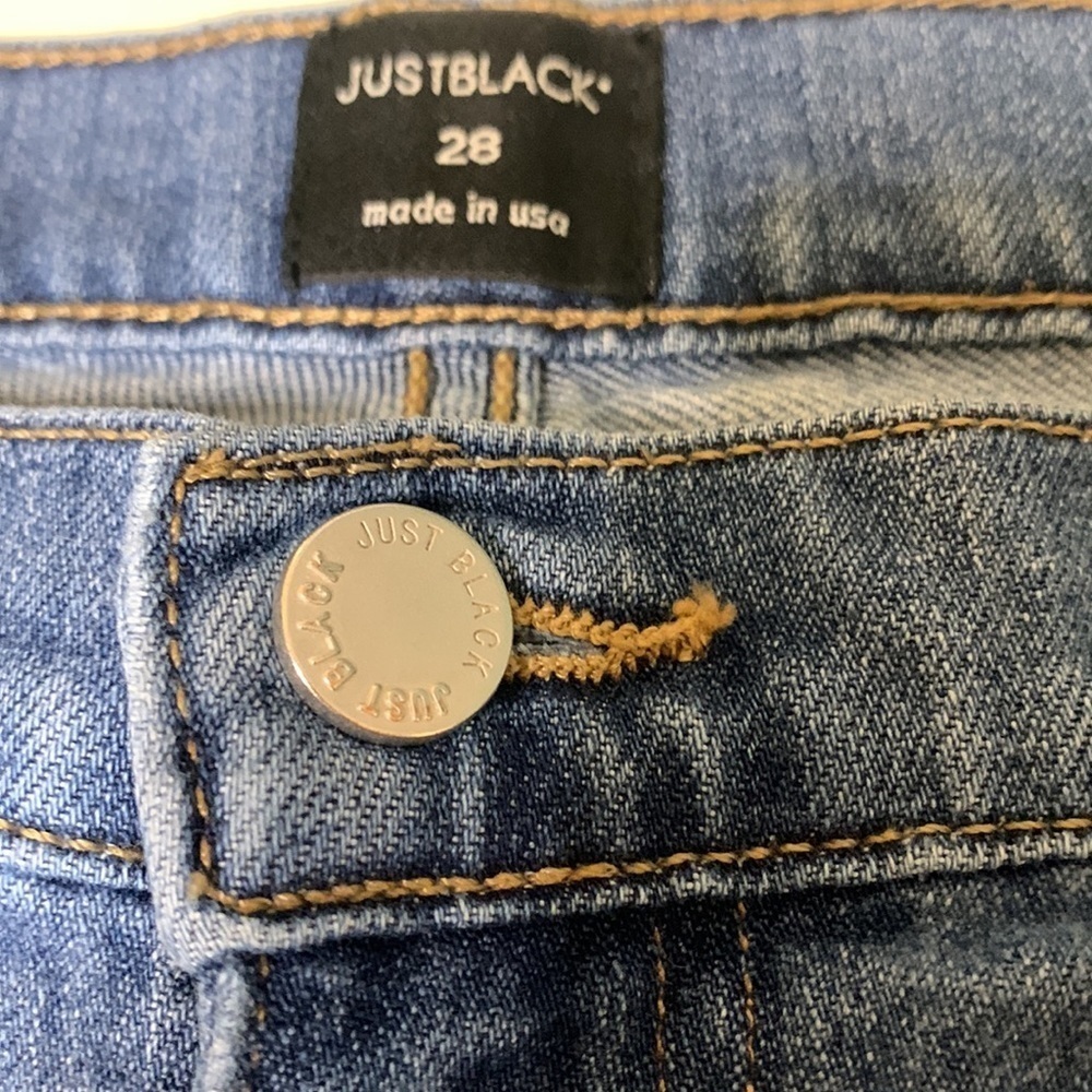 Just Black Distressed Cropped Straight Leg Jean - Picture 5 of 10